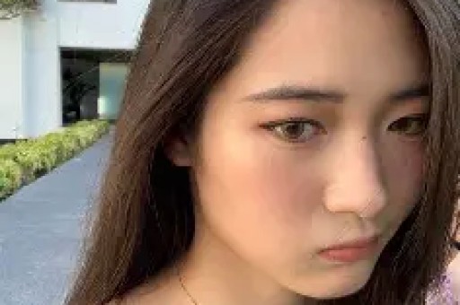 章若楠走路姿势登热搜榜首！甜妹御姐风反差感十足被圈粉了
